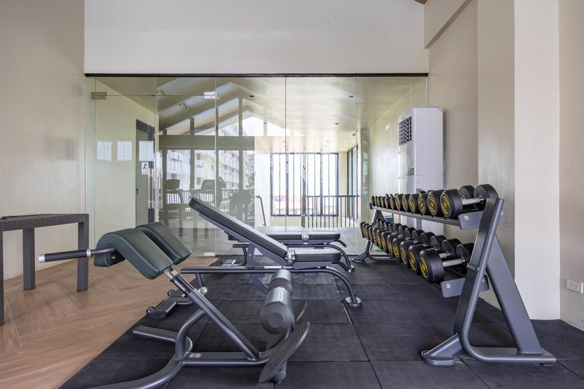 732 Express Condotel, 3 Minutes To Airport, With Gym & Pool Fast Wi-Fi, Free Netflix Lapu-Lapu City Exterior photo